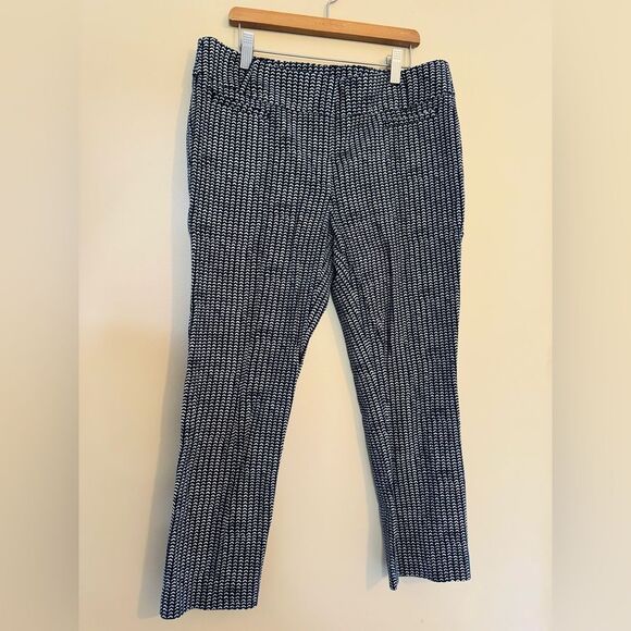 Ann Taylor Black and White Cropped Pants - Picture 1 of 7